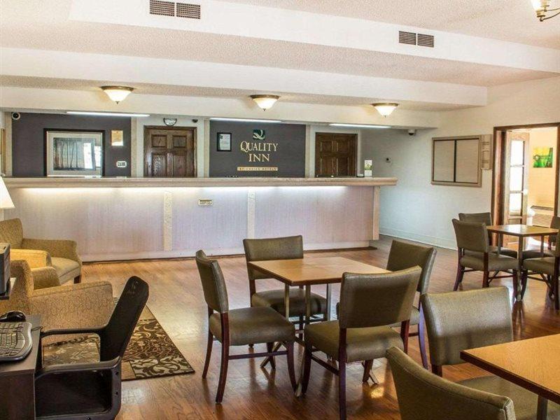 Quality Inn Tulsa Central Eksteriør bilde