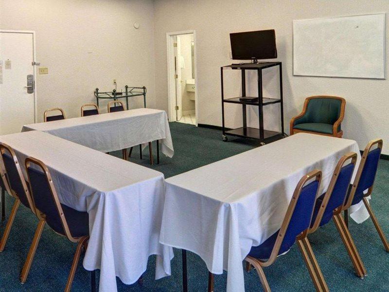 Quality Inn Tulsa Central Eksteriør bilde