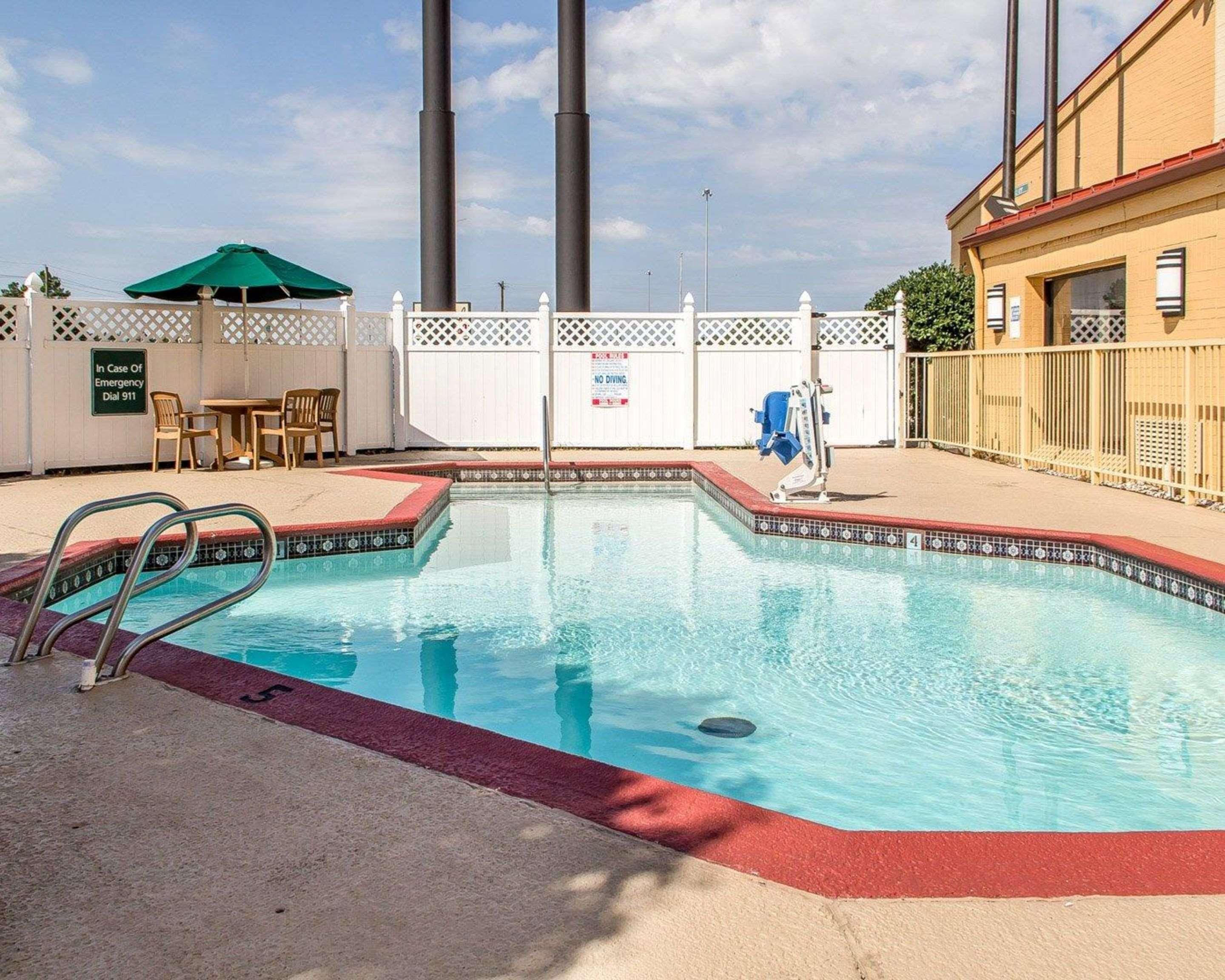 Quality Inn Tulsa Central Eksteriør bilde