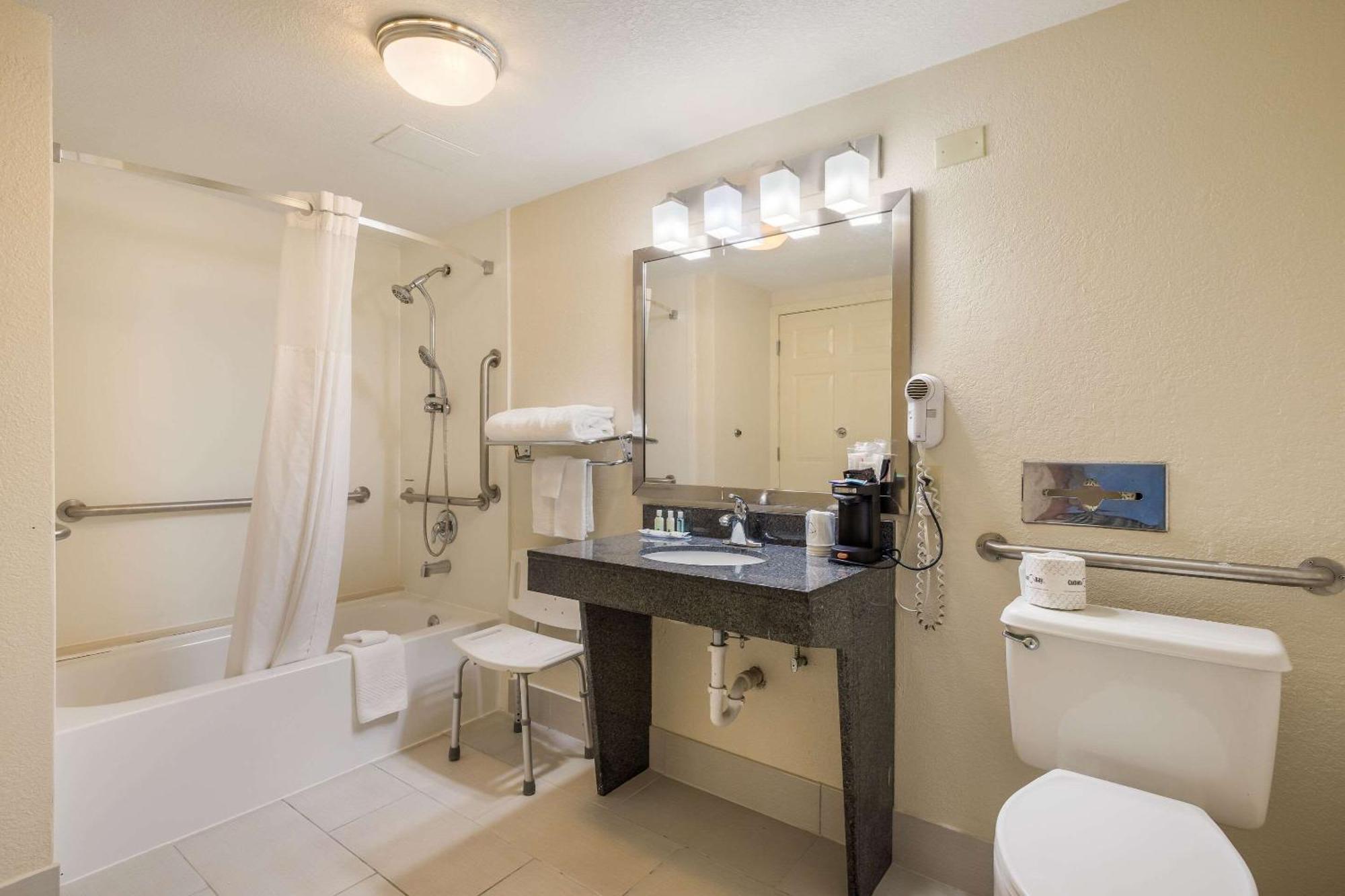 Quality Inn Tulsa Central Eksteriør bilde