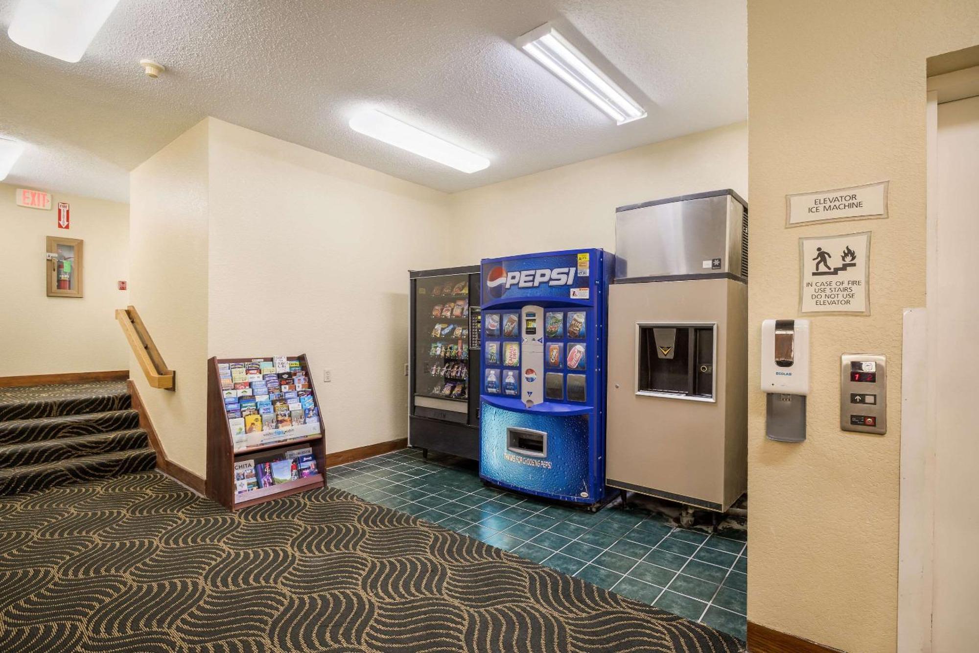 Quality Inn Tulsa Central Eksteriør bilde