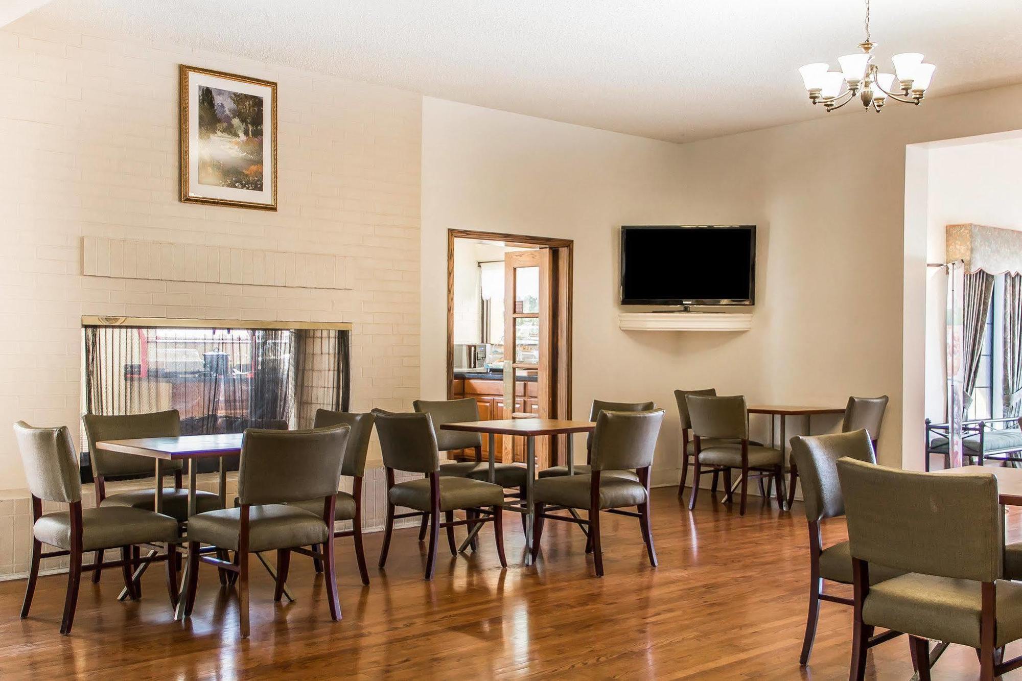 Quality Inn Tulsa Central Eksteriør bilde