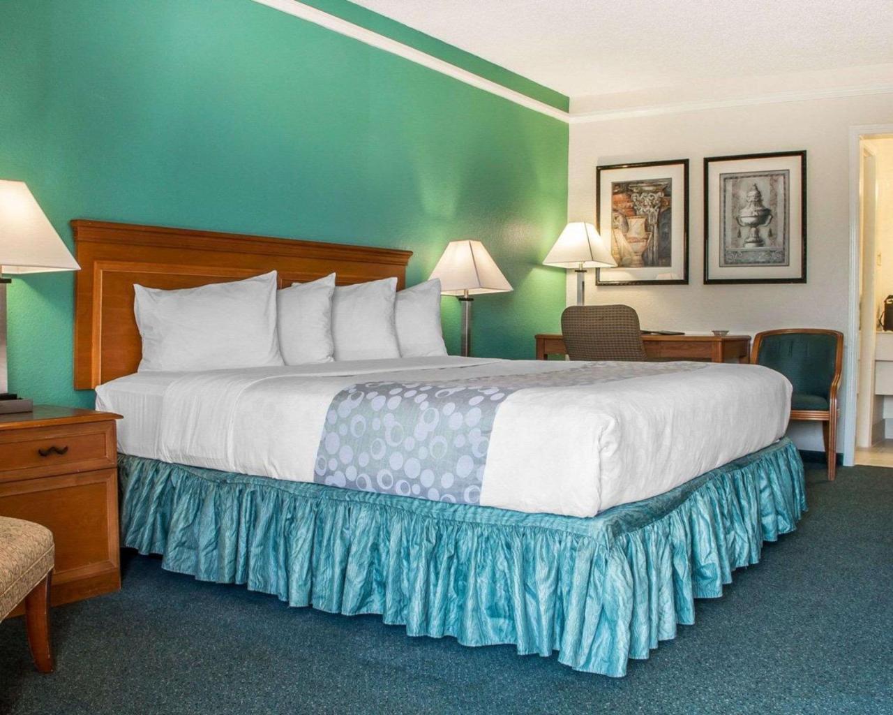Quality Inn Tulsa Central Eksteriør bilde